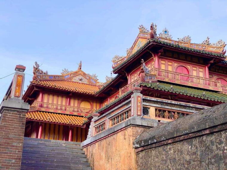 hue-walking-tour-to-imperial-city-and-dong-ba-market