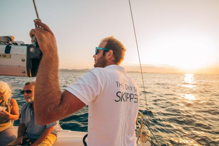hvar-romantic-sunset-sailing-experience-on-a-comfort-yacht