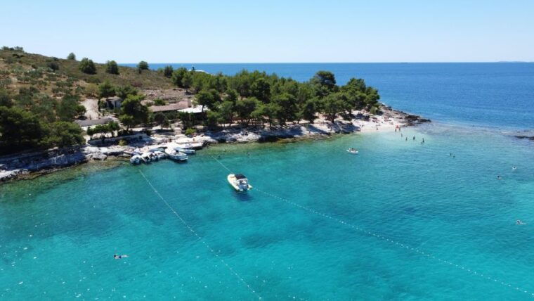 hvar-south-shore-pakleni-islands-private-speedboat-tour