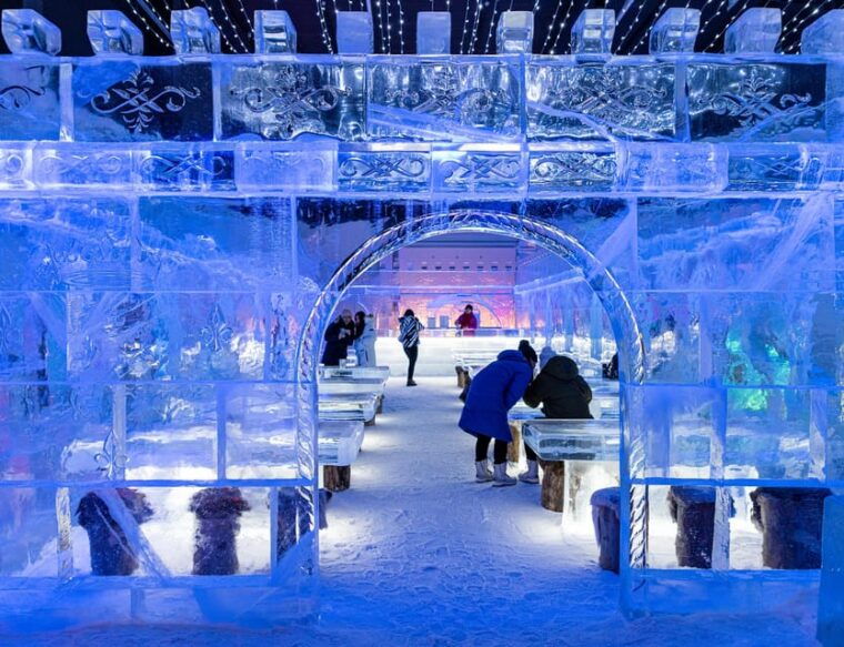 icebreaker-sampo-cruise-ice-floating-from-rovaniemi