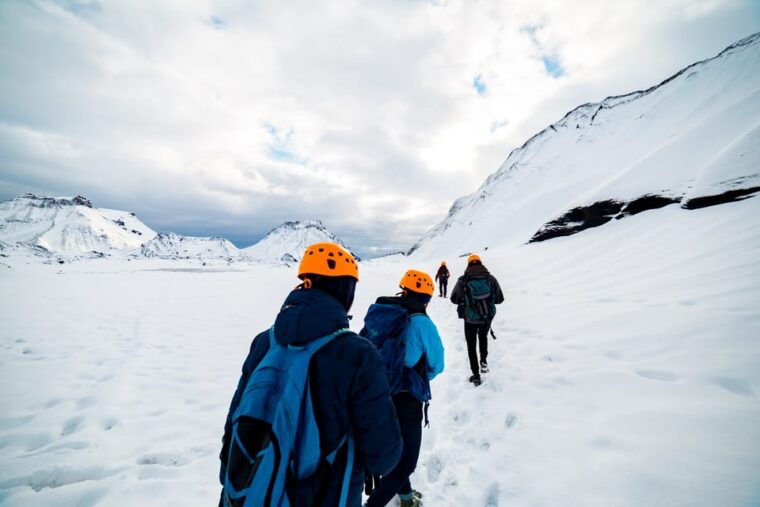 iceland-3-day-tour-golden-circle-glacier-lagoon-ice-cave