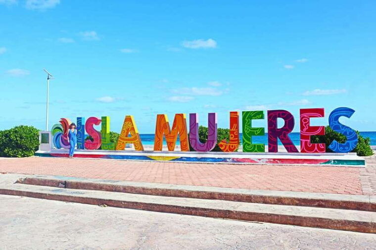 isla-mujeres-catamaran-ride-with-open-bar-snorkel-and-lunch