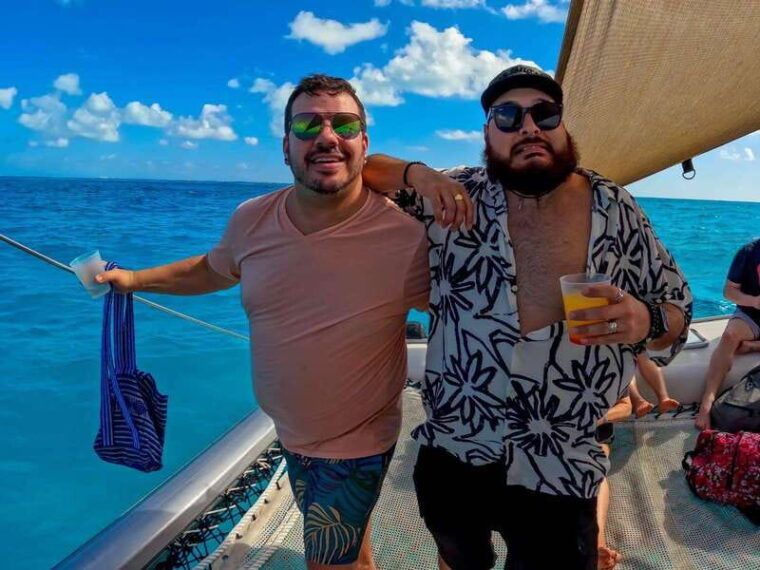 isla-mujeres-catamaran-tour-with-snorkeling-open-bar