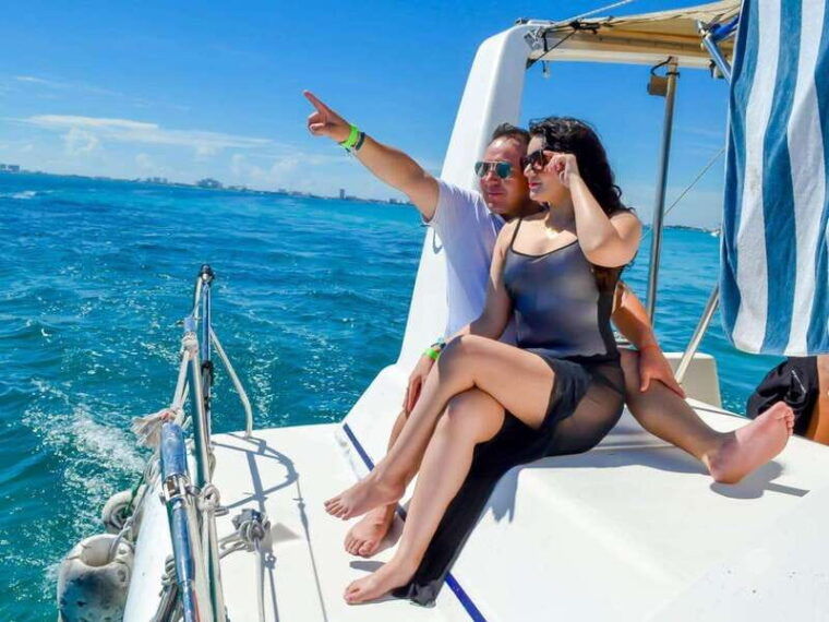 isla-mujeres-catamaran-with-open-bar-snorkeling-and-lunch