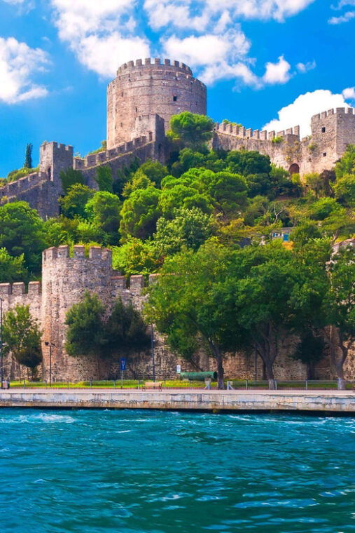 istanbul-private-bosphorus-strait-sightseeing-yacht-cruise