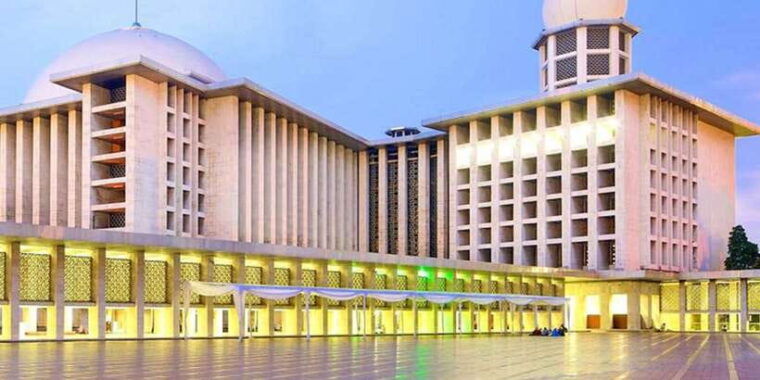 jakarta-private-city-tour-with-lunch-and-souvenir
