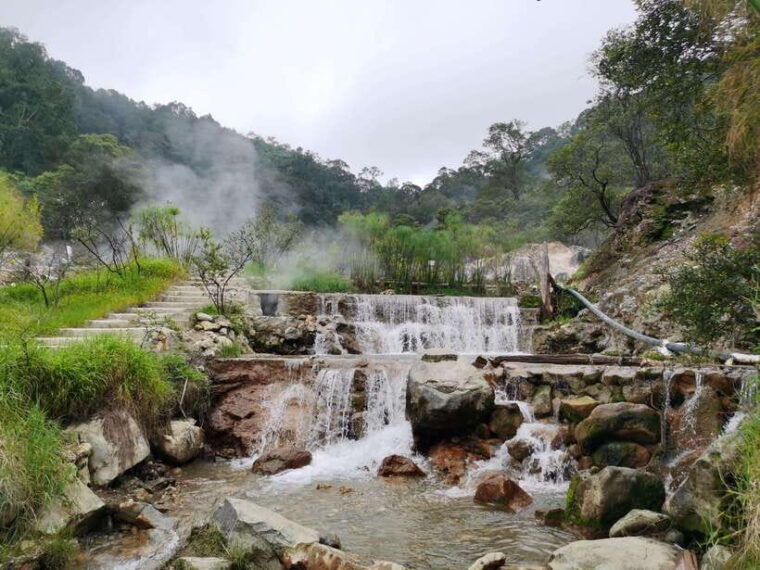 jakarta-volcano-or-suspension-bridgericefield-hot-spring