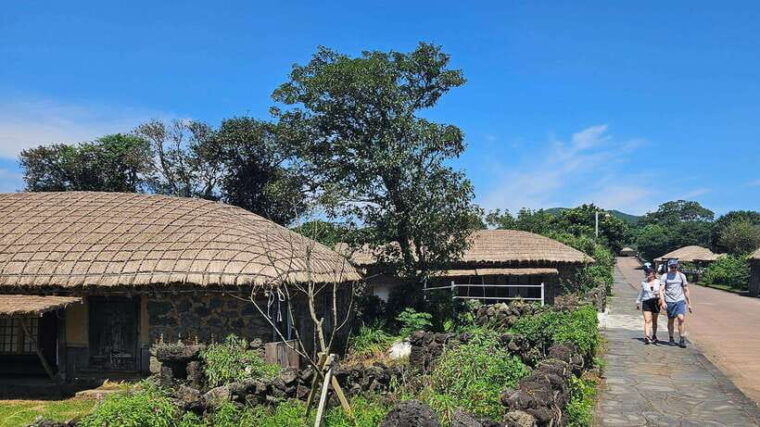 jeju-island-explore-unesco-world-heritage-sites-by-bus
