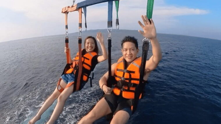 jetski-with-parasailing-and-helmet-diving