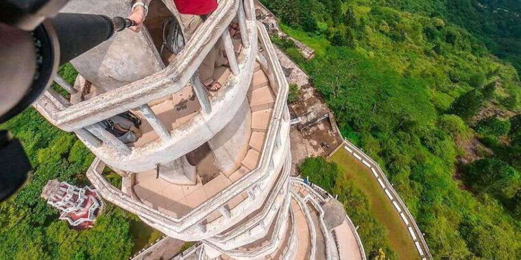 kandy-ambuluwawa-tower-tea-factory-and-kandy-city-tour