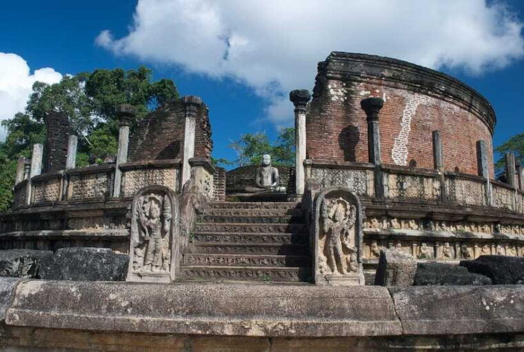 kandy-polonnaruwa-and-sigiriya-private-day-tour