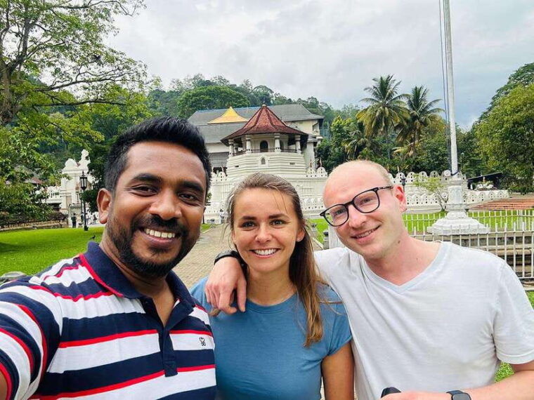 kandy-private-guided-city-tour-with-local-guide-by-tuk-tuk