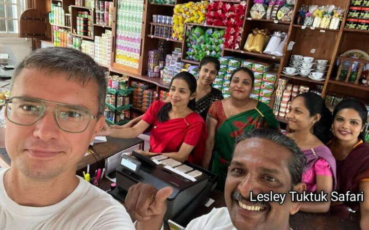 kandy-to-ambuluwawa-tower-day-tour-by-tuktuk