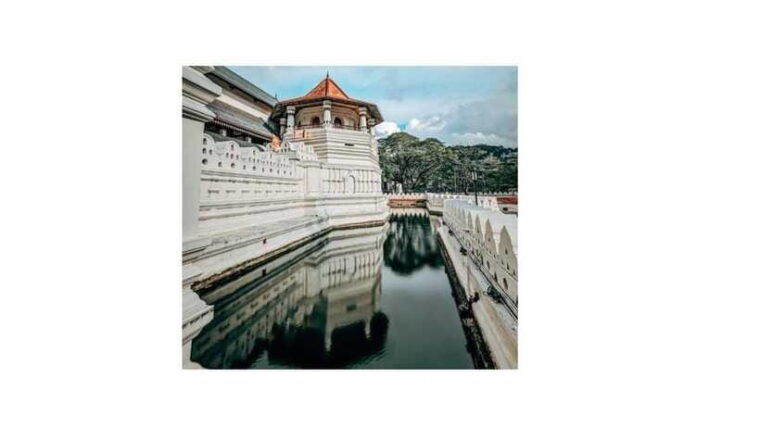 kandy-tour-by-tuk-tuk-local-guide