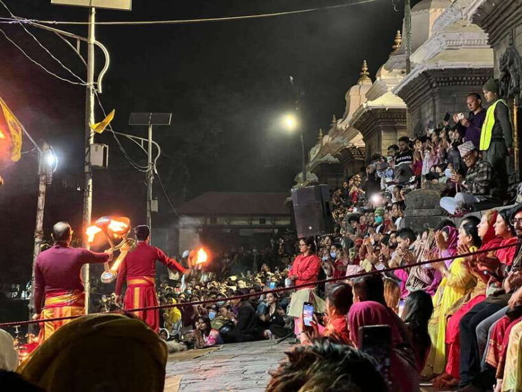 kathmandu-evening-aarati-tour-at-pashupatinath-temple