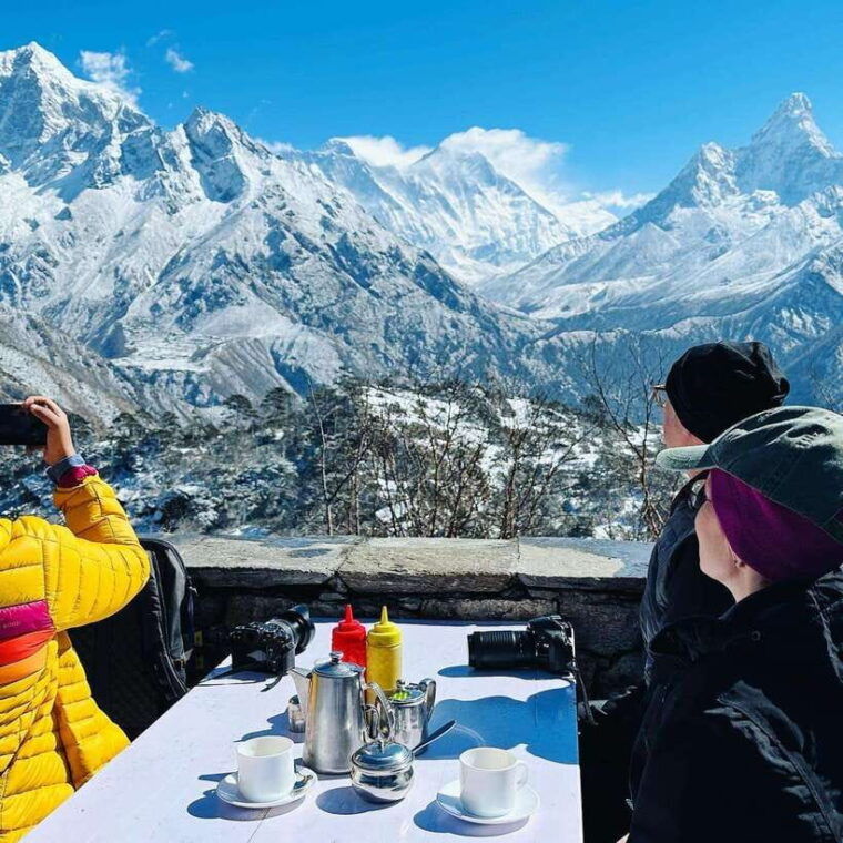 kathmandu-everest-helicopter-tour-with-landing-hold-seat