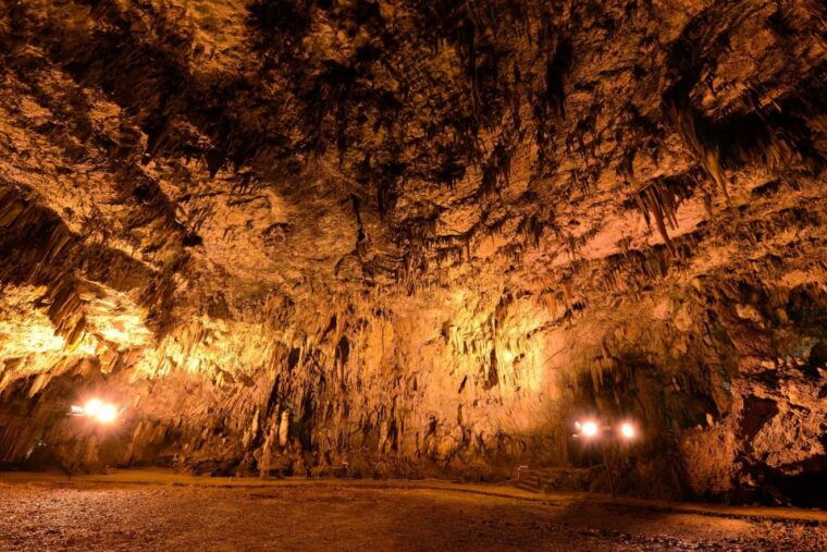 kefalonia-island-sightseeing-bus-tour-with-hotel-transfer
