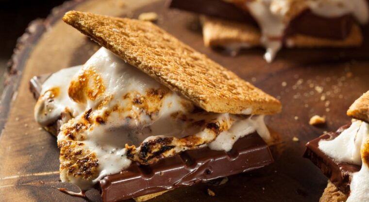 kelowna-honey-wine-tasting-mulled-wine-roasted-smores