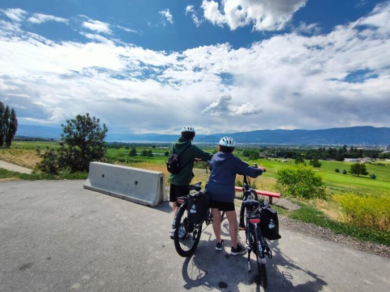 kelowna-okanagan-lake-guided-e-bike-tour-with-picnic