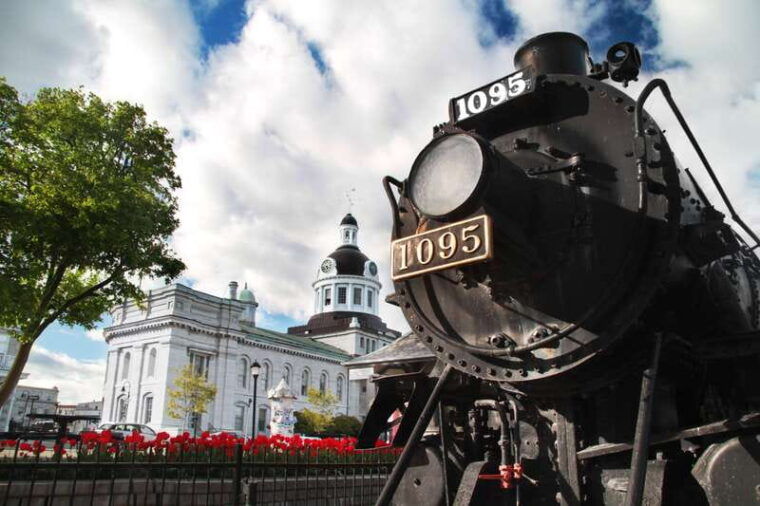 kingston-hop-on-hop-off-trolley-tour