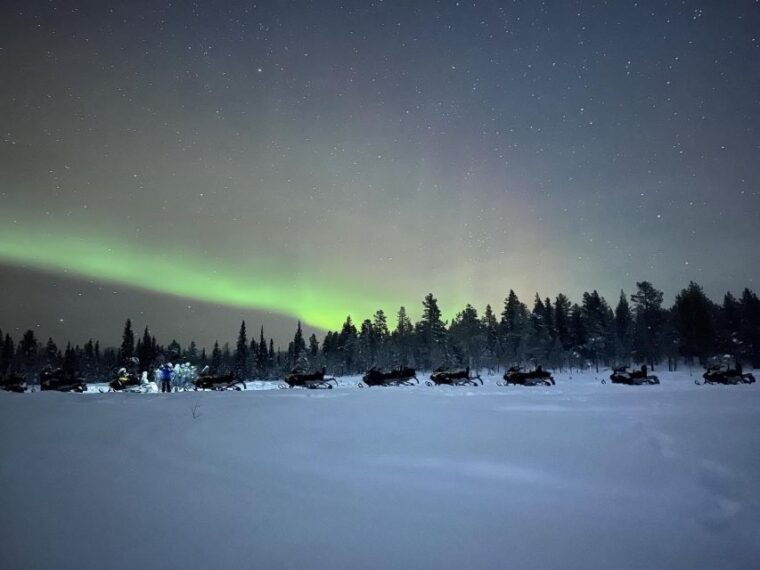 kiruna-guided-snowmobile-tour-and-northern-lights-hunt