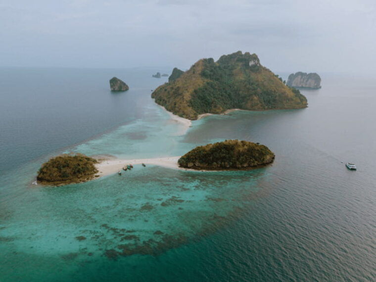 krabi-4-island-premium-yacht-with-snorkeling-clear-kayak