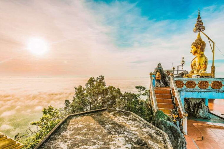 krabi-tiger-cave-temple-emerald-pool-and-hot-springs-tour-3