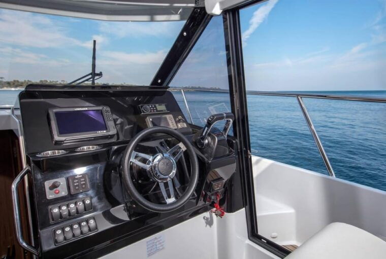 krk-rent-a-boat-merry-fisher-1095