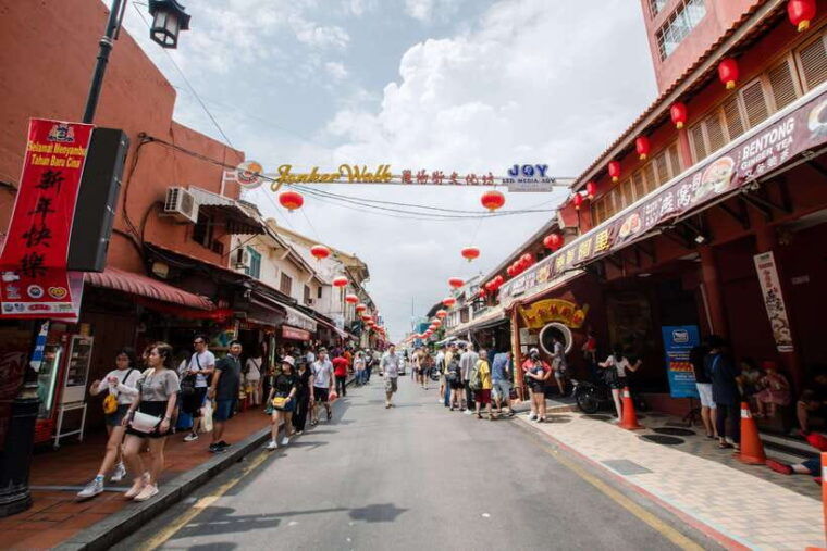 kuala-lumpur-private-malacca-night-tour-w-cruise-trishaw