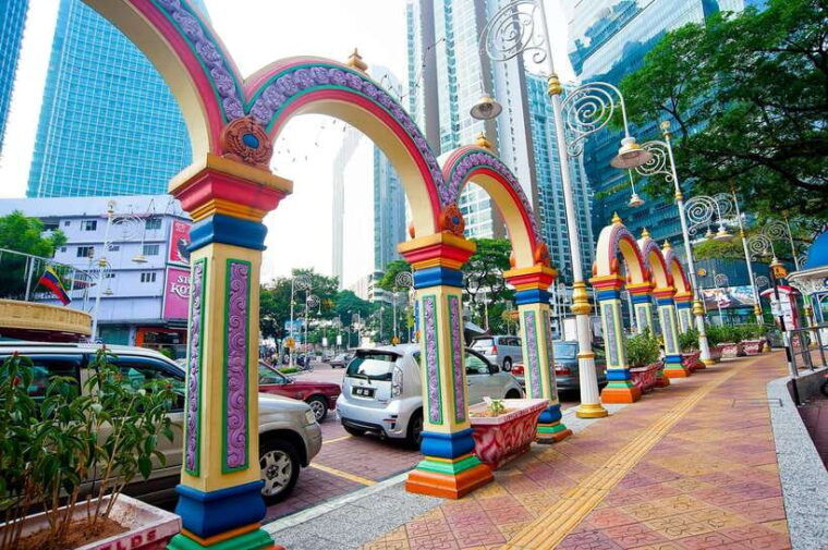 kuala-lumpur-street-market-exploration-shopping-tour