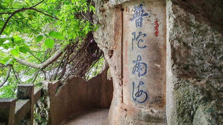 kunming-yunnan-ethnic-village-western-hills-private-tour