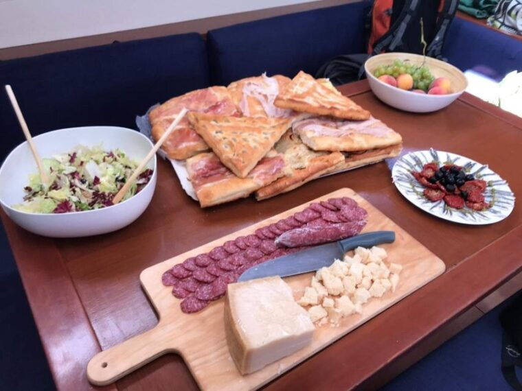 la-spezia-private-sailboat-tour-of-cinque-terre-with-lunch