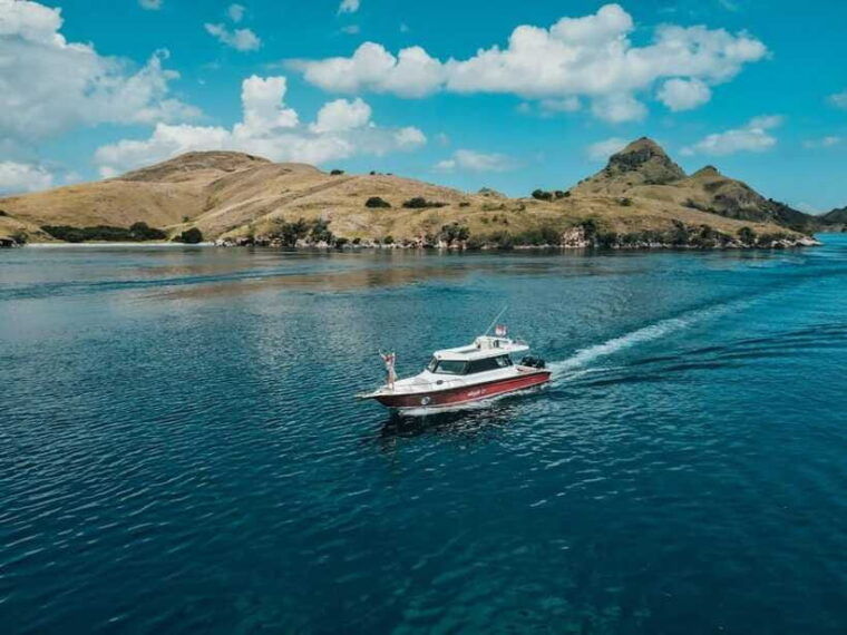labuan-bajo-one-day-komodo-tour-snorkeling