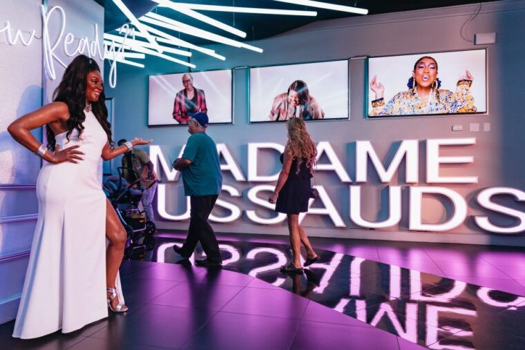 las-vegas-entry-to-madame-tussauds-with-a-gondola-cruise