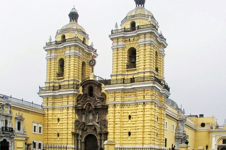 lima-larco-museum-city-tour-with-catacombs-guided-visit
