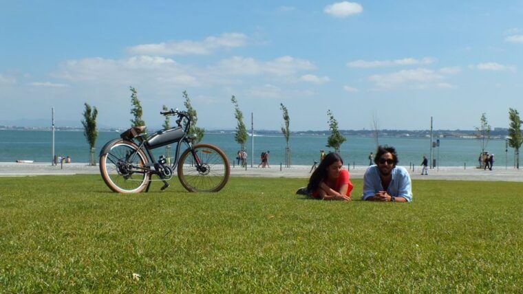 lisbon-discovering-the-city-e-bike-rental