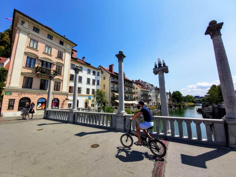 ljubljana-sightseeing-tour-by-e-bikes