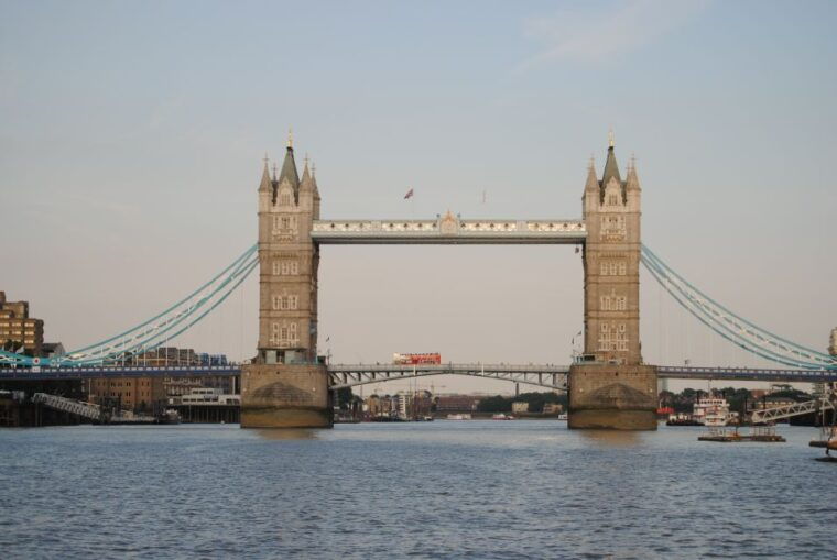 london-private-walking-tour-to-best-christmas-sites