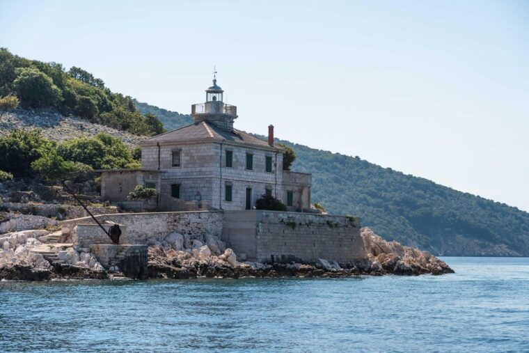 lovran-opatija-swimming-on-cres-island-with-lunch