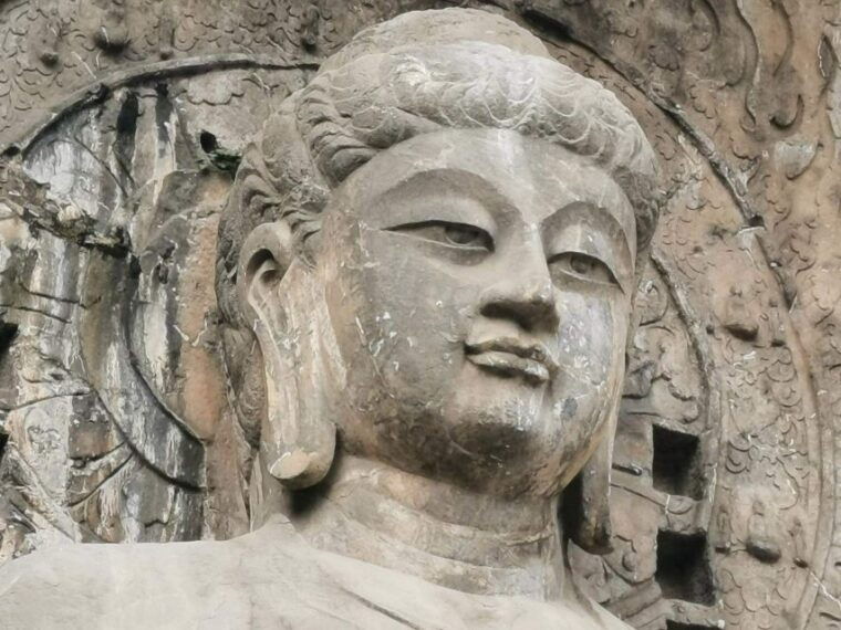 luoyang-classic-day-tour-longmen-grottoes-old-twon-explore