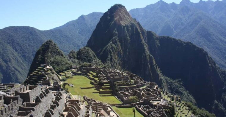 machu-picchu-and-machu-picchu-mountain-2