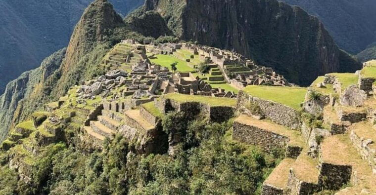 machu-picchu-overnight-tour-with-sacred-valley