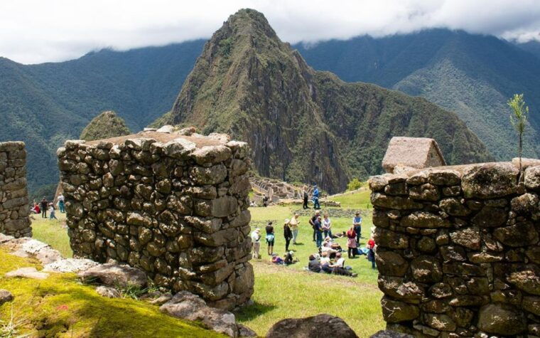 machupicchu-tour-by-tourist-train-in-2-days