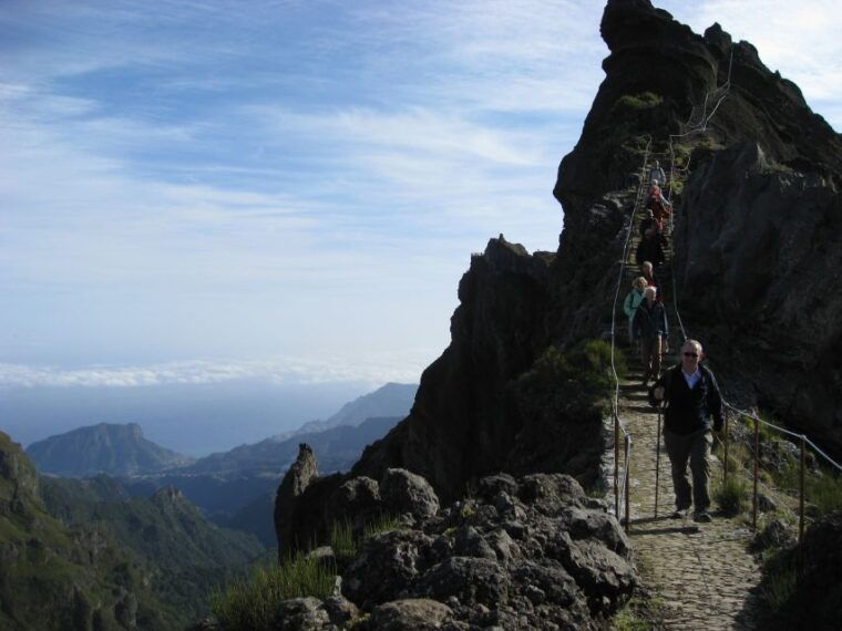 madeira-full-day-pico-ruivo-achada-do-teixeira-walk
