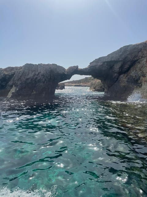 malta-gozocominocrystal-bluelagooncaves-private-boat-trip