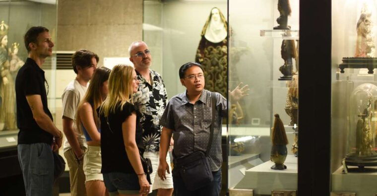 manila-filipino-historic-walking-tour-in-intramuros