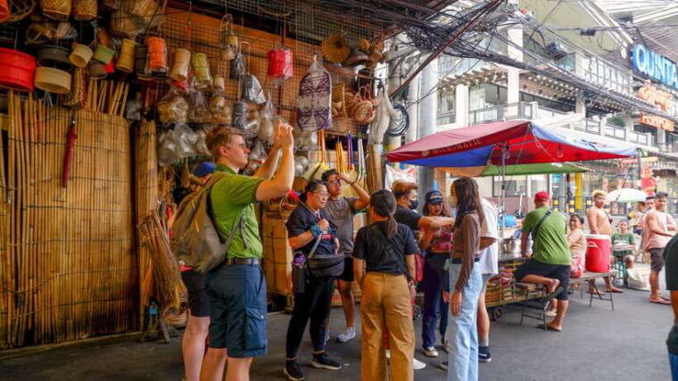 manila-sightseeing-and-food-walking-tour-with-tastings