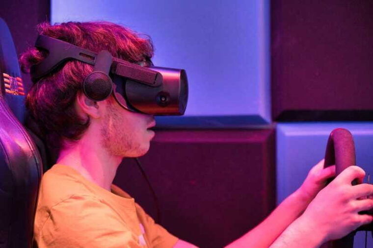 mont-tremblant-virtual-reality-car-racing-30-mins