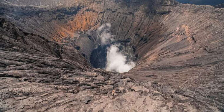 mount-bromo-sunrise-guided-tour-with-optional-transfer