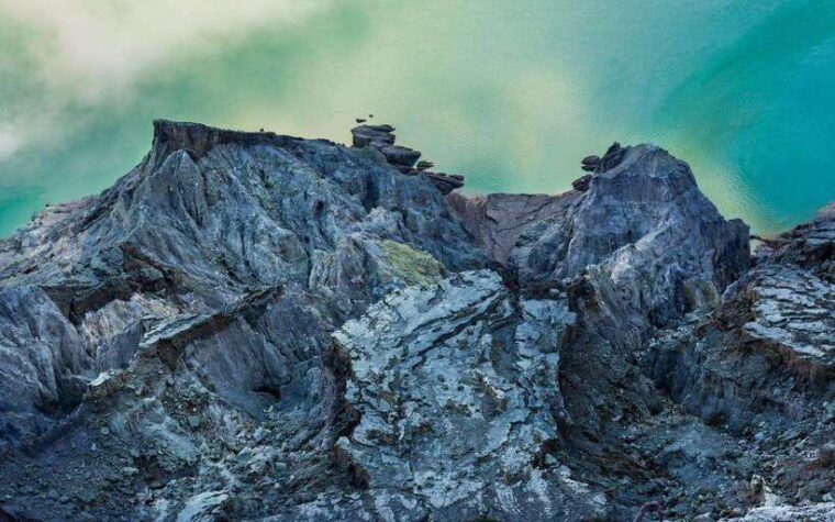 mount-ijen-overnight-adventure-start-from-banyuwangi